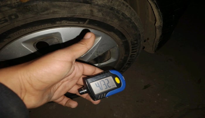 2011 Hyundai i10 MAGNA 1.2, Petrol, Manual, 96,770 km, tyre