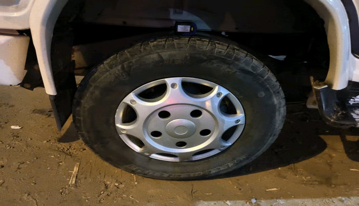 2013 Mahindra Bolero SLX BS IV, Diesel, Manual, 92,293 km, tyre