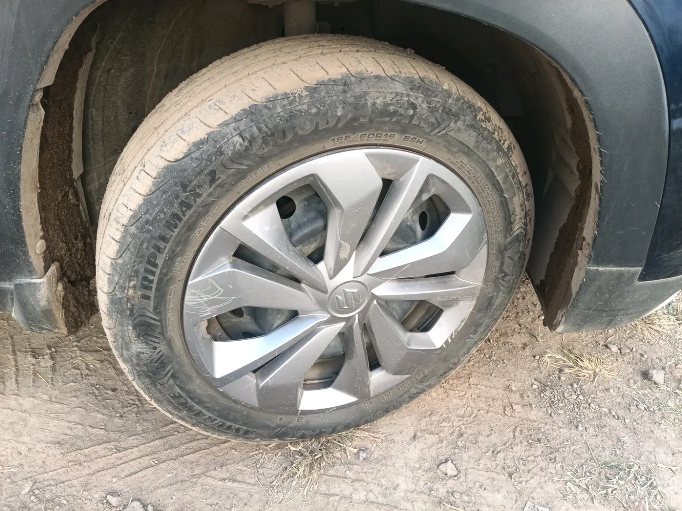2023 Maruti FRONX SIGMA 1.2 MT, CNG, Manual, 90,476 km, tyre