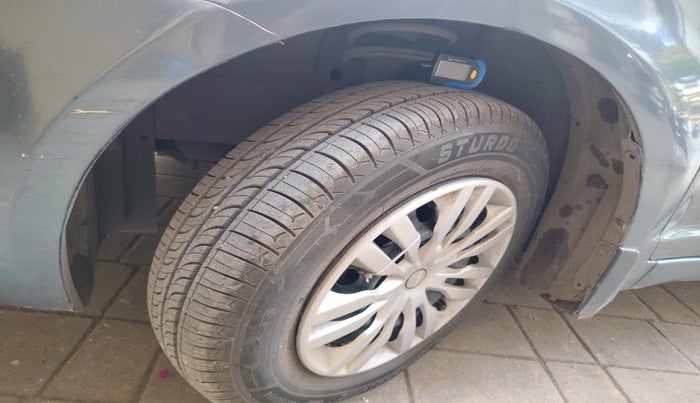 2011 Maruti Swift VXI, Petrol, Manual, 96,463 km, tyre