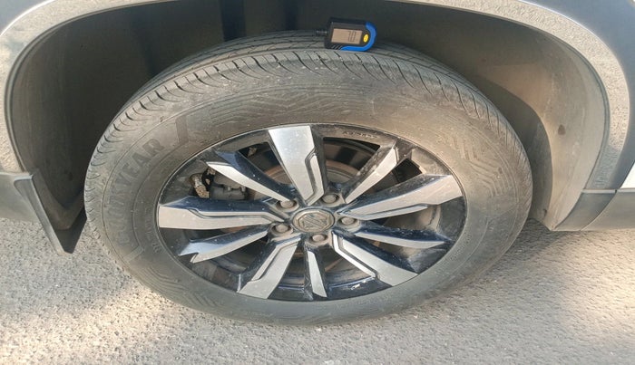 2020 MG HECTOR SHARP HYBRID 1.5 PETROL, Petrol, Manual, 98,452 km, tyre