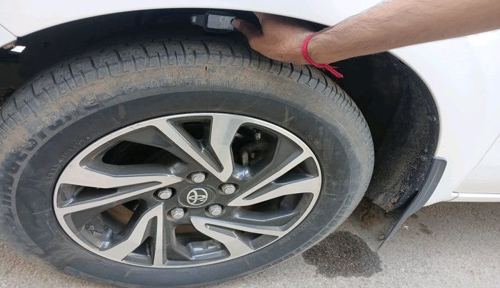 2022 Toyota Innova Crysta 2.4 VX 7 STR, Diesel, Manual, 1,12,551 km, tyre