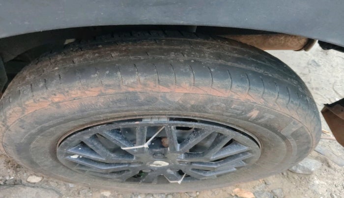 2020 Renault TRIBER RXE MT, Petrol, Manual, 22,300 km, tyre