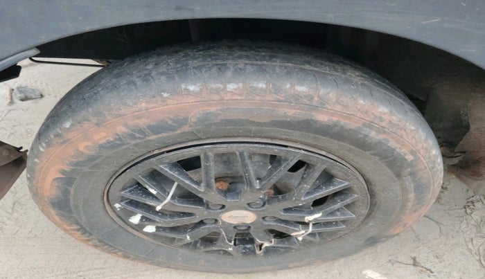 2020 Renault TRIBER RXE MT, Petrol, Manual, 22,300 km, tyre