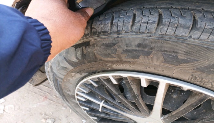 2019 Maruti Swift LXI, Petrol, Manual, 88,246 km, tyre