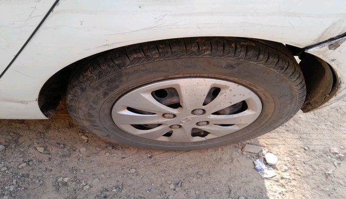 2010 Hyundai i10 MAGNA 1.2, Petrol, Manual, 1,05,066 km, tyre