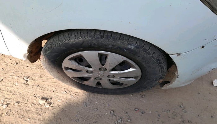 2010 Hyundai i10 MAGNA 1.2, Petrol, Manual, 1,05,066 km, tyre