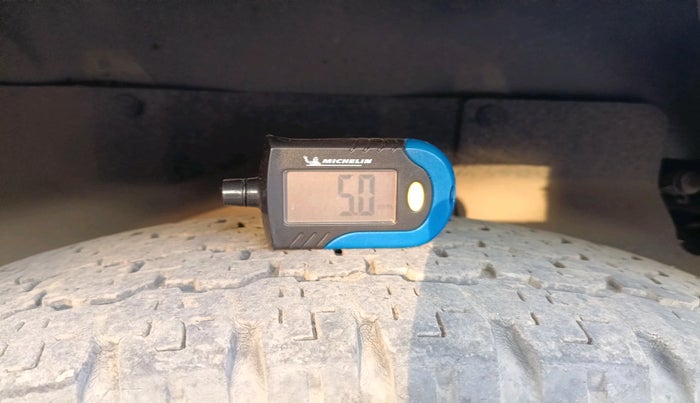 2012 Tata Safari Storme 2.2 VX 4X2, Diesel, Manual, 1,24,012 km, tyre