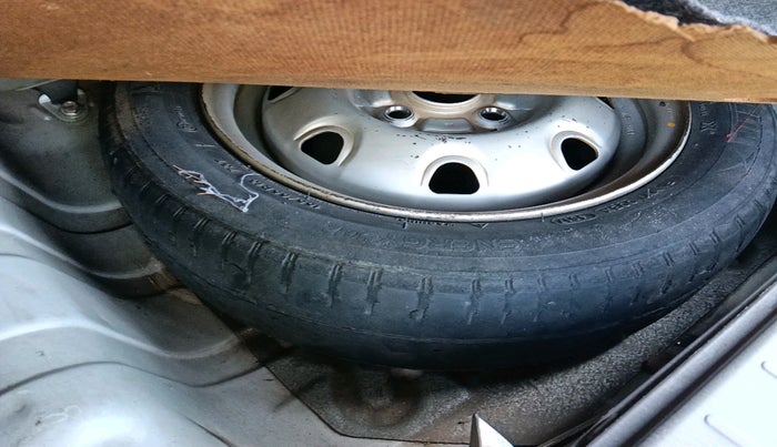 2013 Maruti Alto K10 LXI, Petrol, Manual, 1,40,232 km, tyre