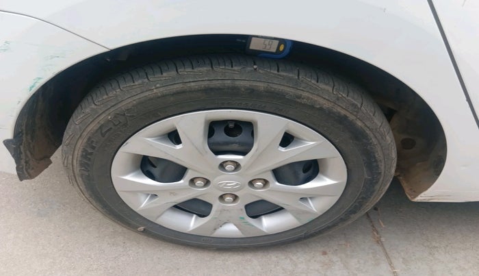 2015 Hyundai Xcent S 1.2, Petrol, Manual, 97,225 km, tyre