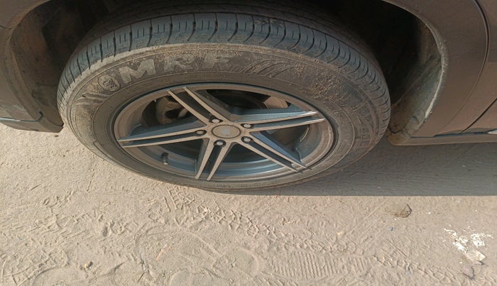 2019 Maruti Vitara Brezza VDI, Diesel, Manual, 1,06,526 km, tyre