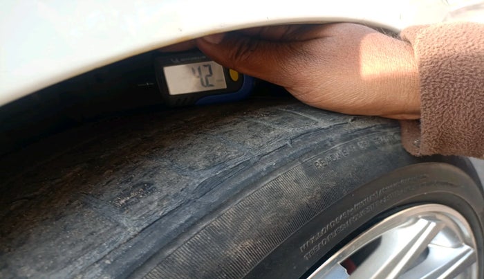 2012 Hyundai Verna FLUIDIC 1.6 CRDI SX OPT, Diesel, Manual, 1,23,721 km, tyre