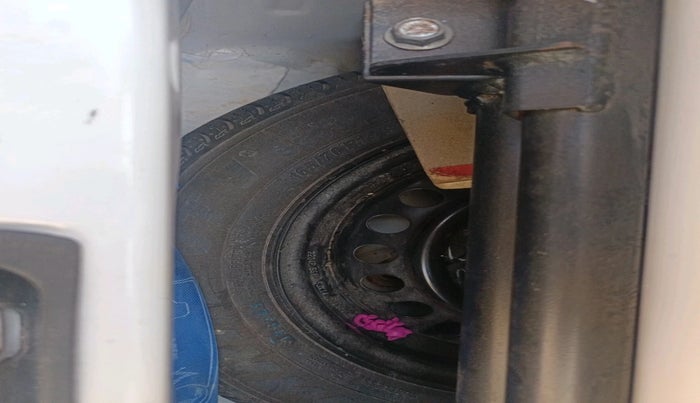 2022 Maruti S PRESSO VXI (O) CNG, Petrol, Manual, 29,415 km, tyre