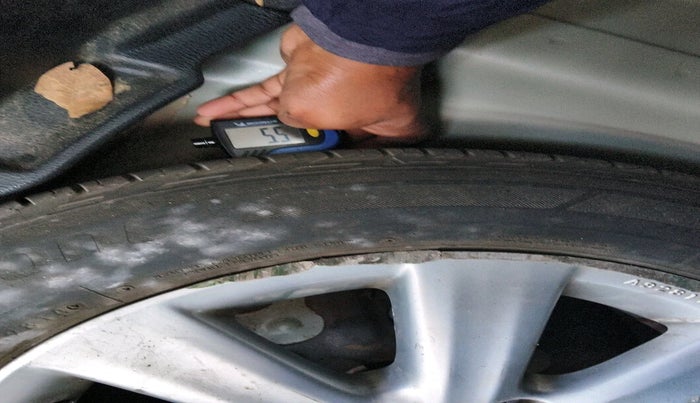 2014 Toyota Corolla Altis G PETROL, Petrol, Manual, 58,798 km, tyre