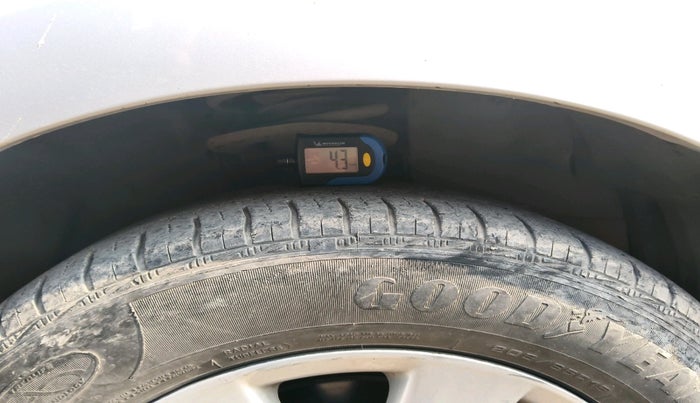 2014 Toyota Corolla Altis G PETROL, Petrol, Manual, 58,798 km, tyre