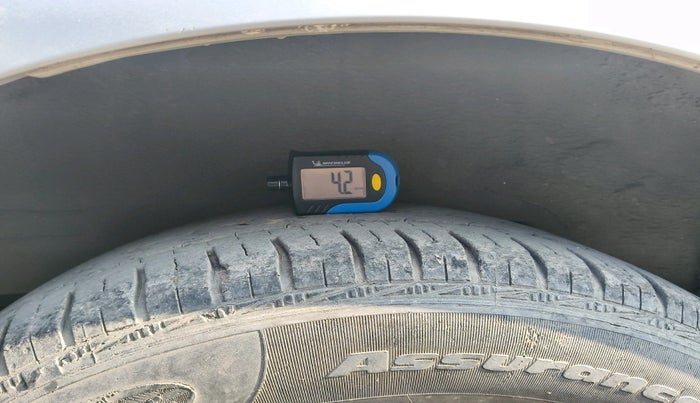 2014 Toyota Corolla Altis G PETROL, Petrol, Manual, 58,798 km, tyre