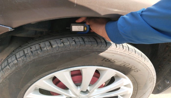 2016 Maruti Ciaz ZDI SHVS, Diesel, Manual, 1,17,439 km, tyre