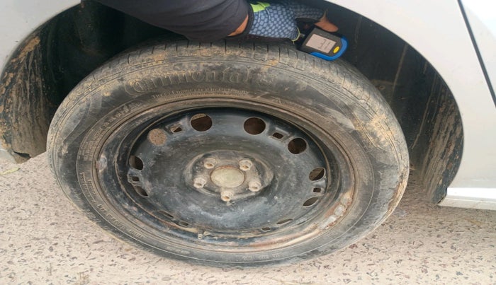 2014 Volkswagen Polo COMFORTLINE 1.5L, Diesel, Manual, 66,033 km, tyre