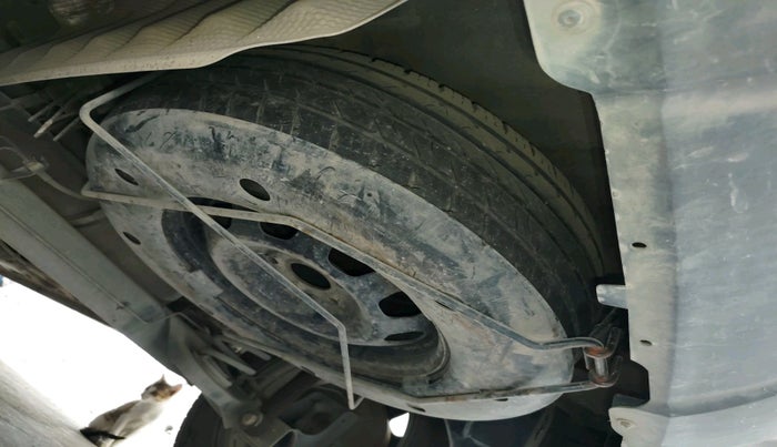 2014 Renault Duster 85 PS RXE DIESEL, Diesel, Manual, 1,10,984 km, tyre