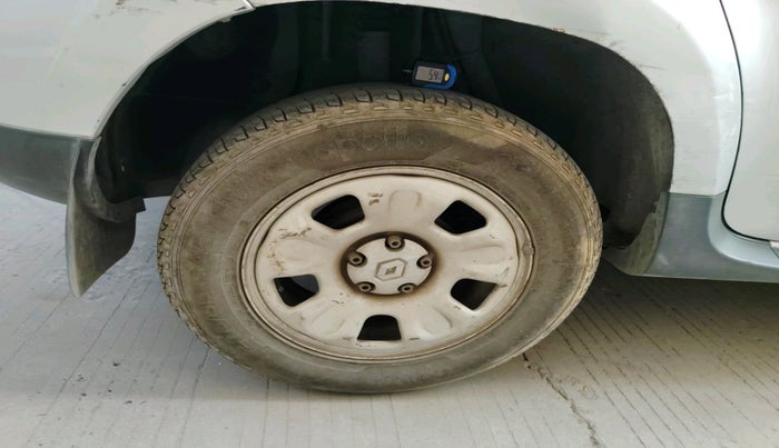 2014 Renault Duster 85 PS RXE DIESEL, Diesel, Manual, 1,10,984 km, tyre