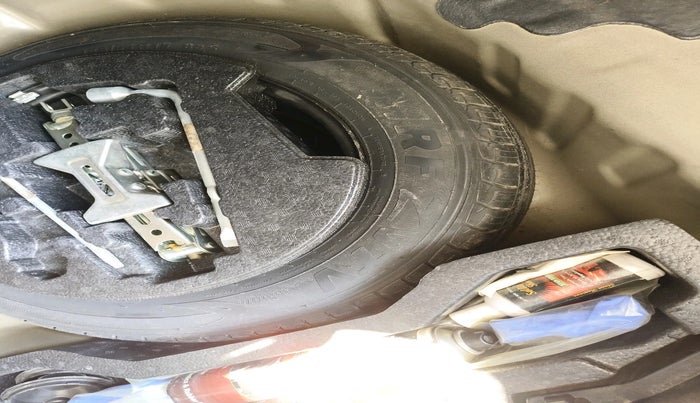 2016 Maruti Ciaz ZDI+ SHVS, Diesel, Manual, 1,13,007 km, tyre