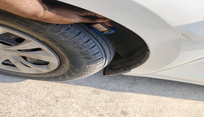 2023 Maruti Swift VXI AMT, Petrol, Automatic, 18,238 km, tyre