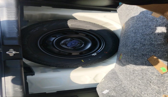 2023 Maruti Swift VXI AMT, Petrol, Automatic, 18,238 km, tyre