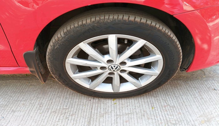 2017 Volkswagen Polo HIGHLINE PLUS 1.2(16 ALLOY, Petrol, Manual, 76,610 km, tyre