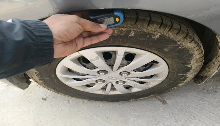 2014 Hyundai i10 SPORTZ 1.1, Petrol, Manual, 70,131 km, tyre