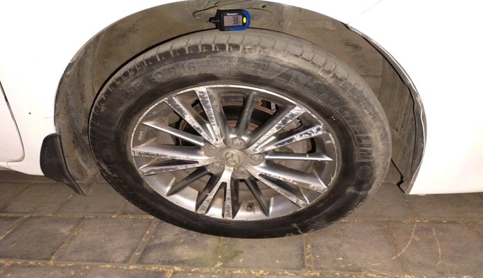 2015 Toyota Corolla Altis GL PETROL, Petrol, Manual, 79,271 km, tyre