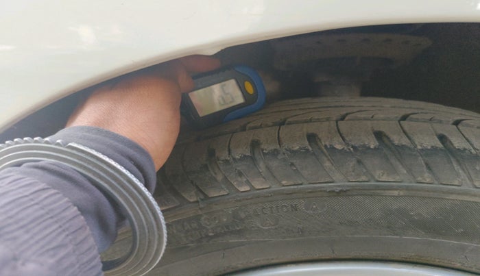 2012 Hyundai i20 ERA 1.4 CRDI, Diesel, Manual, 1,26,057 km, tyre