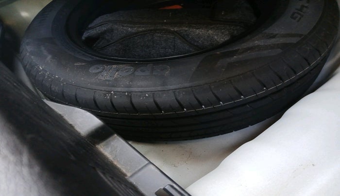 2021 Hyundai VENUE SX 1.0 TURBO IMT, Petrol, Manual, 53,320 km, tyre