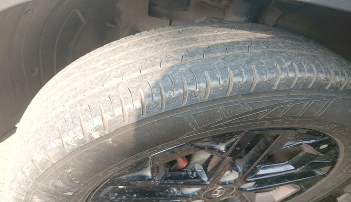 2024 Hyundai VENUE SX(O) 1.0 Turbo DCT Knight Edition, Petrol, Automatic, 21,064 km, tyre