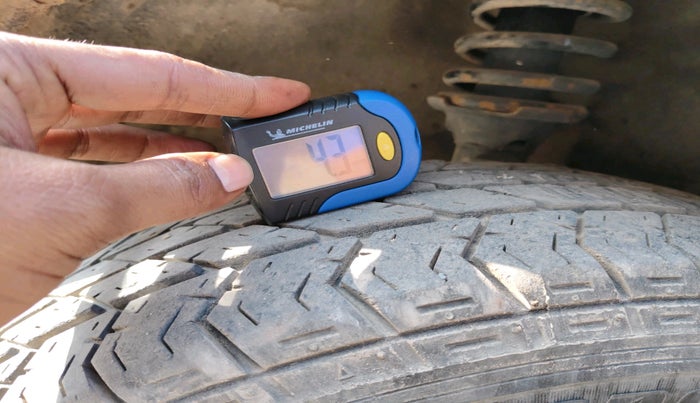 2021 Maruti Eeco 5 STR AC CNG, Petrol, Manual, 1,14,971 km, tyre