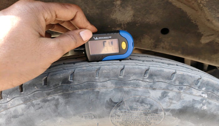 2021 Maruti Eeco 5 STR AC CNG, Petrol, Manual, 1,14,971 km, tyre