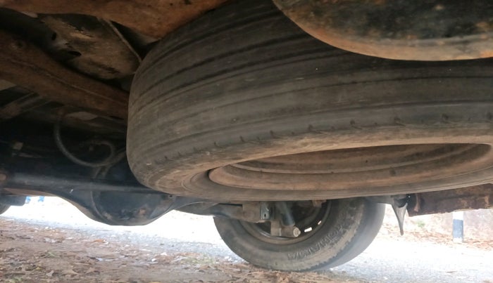 2011 Mahindra Xylo D2 BS-III, Diesel, Manual, 2,59,765 km, tyre