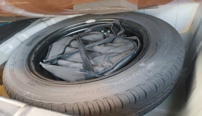 2020 Tata NEXON XMA SUNROOF PETROL, Petrol, Automatic, 31,885 km, tyre