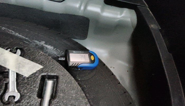 2023 Mahindra XUV400 EL 7.2 KW, Electric, Automatic, 23,043 km, tyre