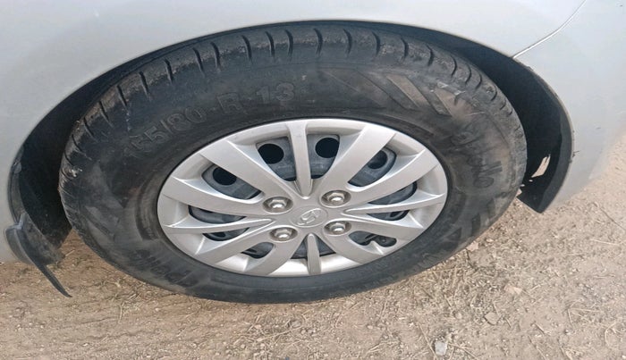 2015 Hyundai i10 SPORTZ 1.1, Petrol, Manual, 75,093 km, tyre