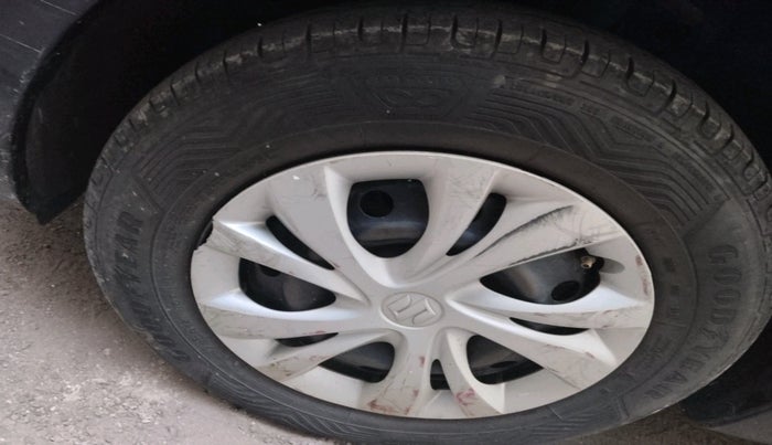 2018 Maruti Swift VXI AMT, Petrol, Automatic, 82,544 km, tyre