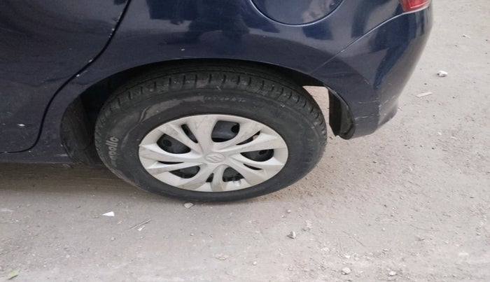 2018 Maruti Swift VXI AMT, Petrol, Automatic, 82,544 km, tyre