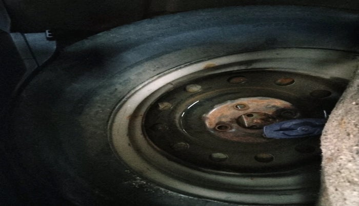 2018 Maruti Swift VXI AMT, Petrol, Automatic, 82,544 km, tyre