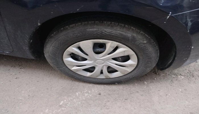 2018 Maruti Swift VXI AMT, Petrol, Automatic, 82,544 km, tyre