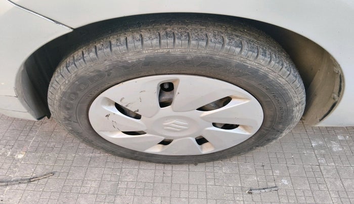 2014 Maruti Celerio VXI CNG, Petrol, Manual, 30,204 km, tyre
