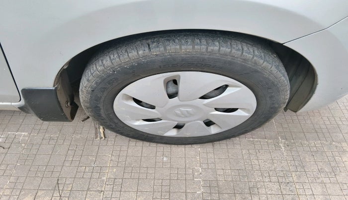 2014 Maruti Celerio VXI CNG, Petrol, Manual, 30,204 km, tyre