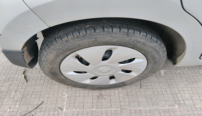 2014 Maruti Celerio VXI CNG, Petrol, Manual, 30,204 km, tyre