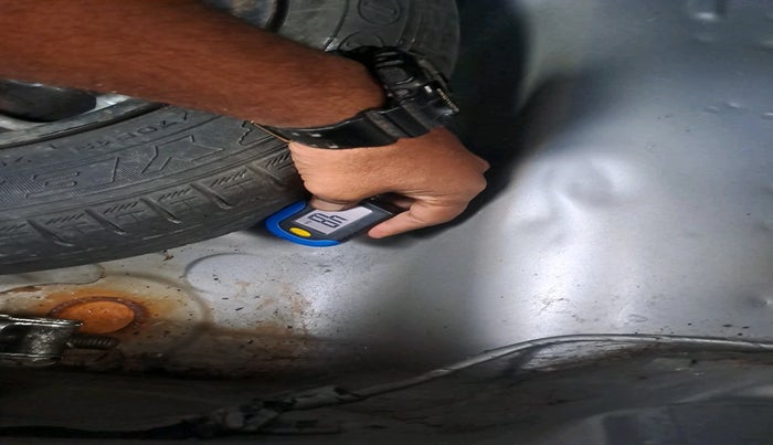 2011 Hyundai Eon SPORTZ, Petrol, Manual, 53,152 km, tyre