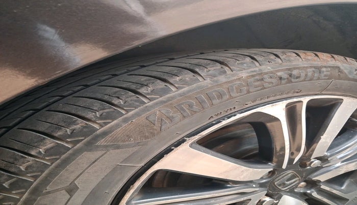 2017 Honda City 1.5L I-VTEC V MT, Petrol, Manual, 1,02,607 km, tyre