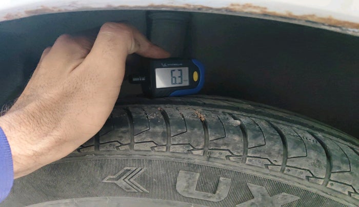 2010 Maruti Swift VDI, Diesel, Manual, 2,06,161 km, tyre