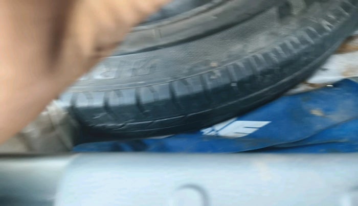 2017 Maruti Alto 800 LXI CNG, Petrol, Manual, 1,35,730 km, tyre